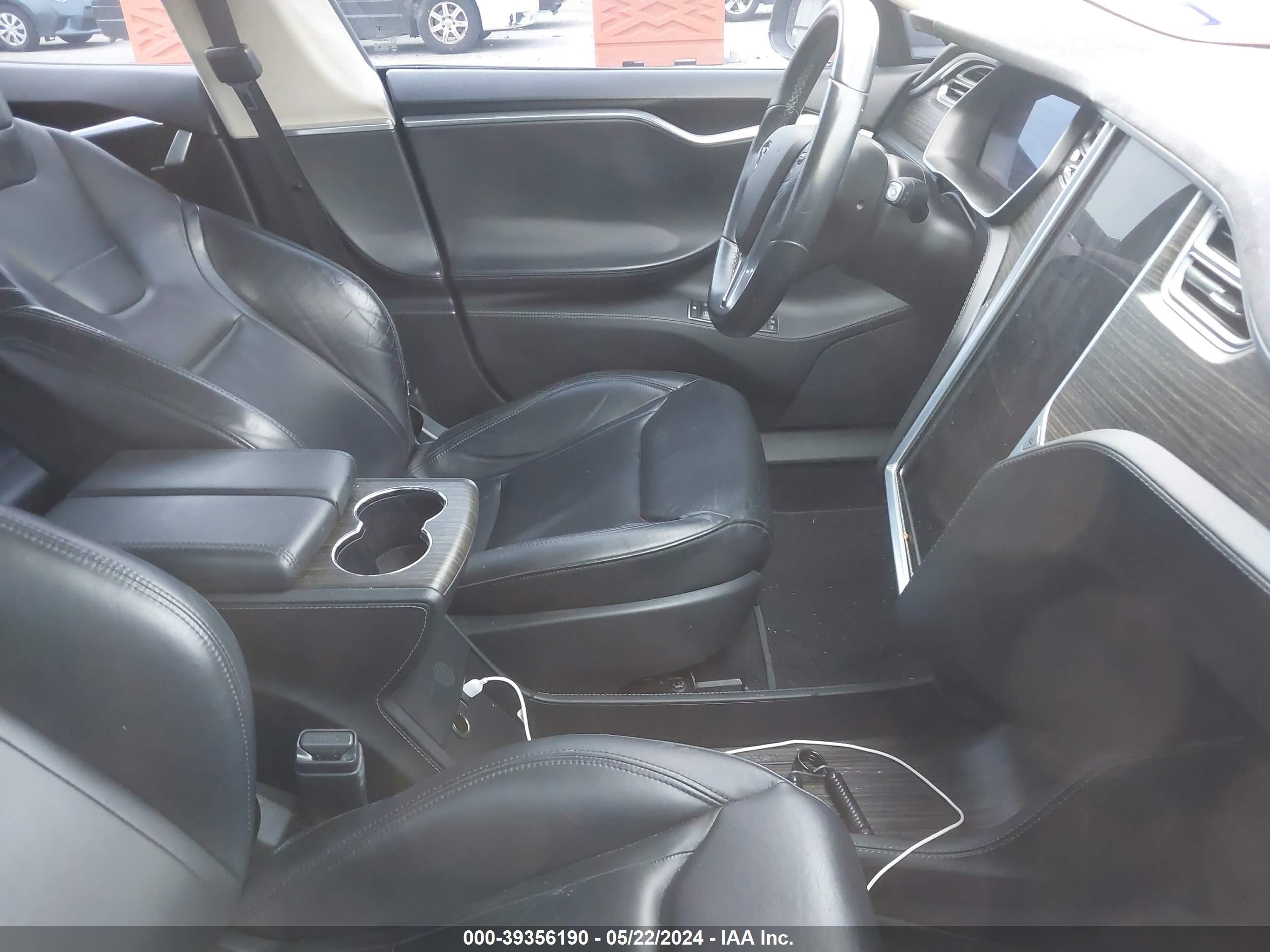 Photo 4 VIN: 5YJSA1H28FFP66537 - TESLA MODEL S 