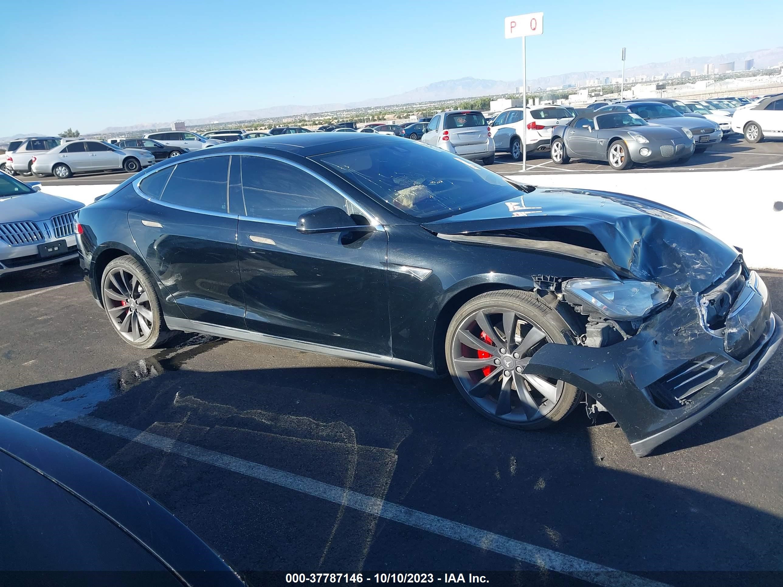 Photo 10 VIN: 5YJSA1H28FFP66926 - TESLA MODEL S 