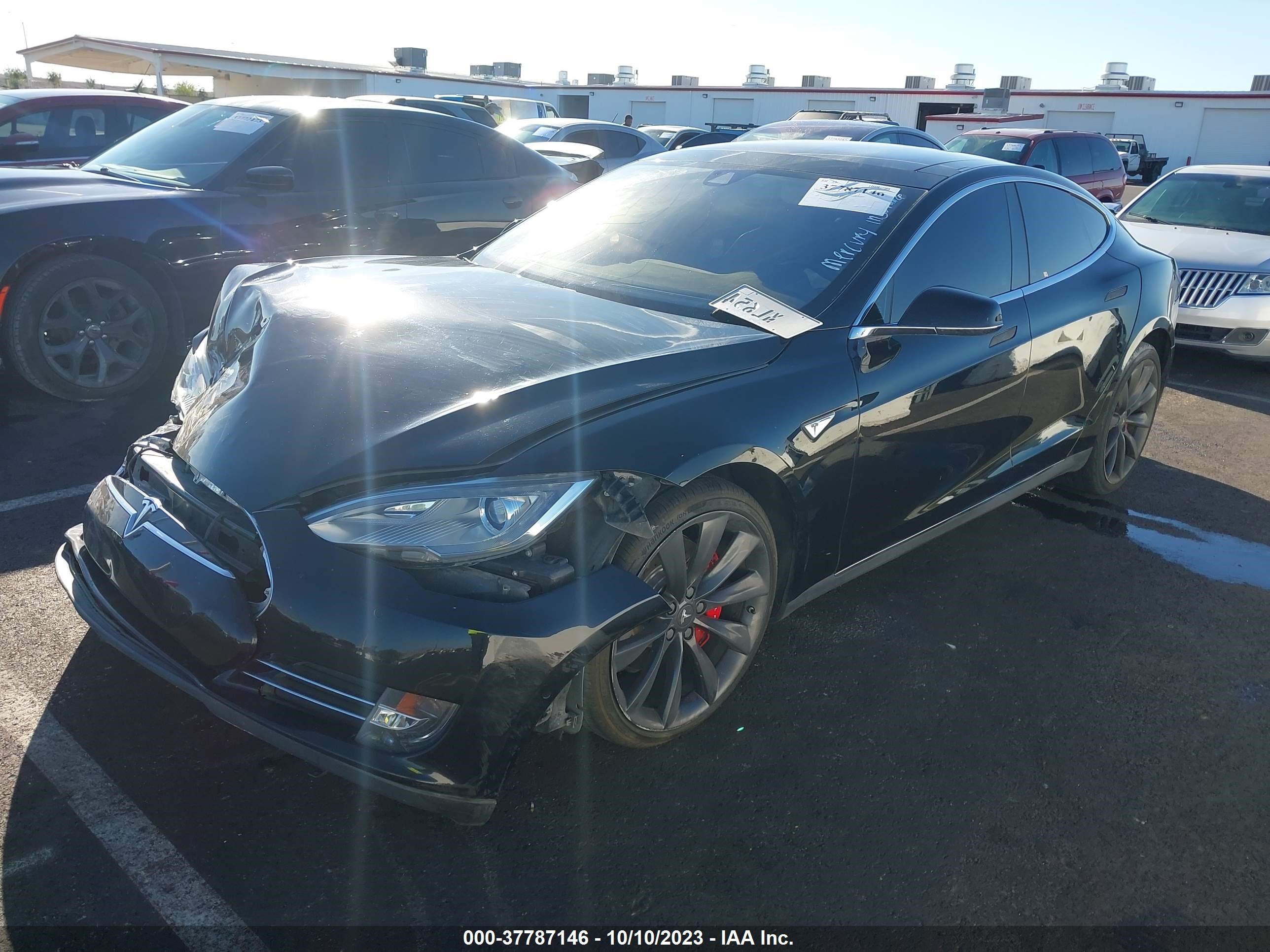 Photo 11 VIN: 5YJSA1H28FFP66926 - TESLA MODEL S 