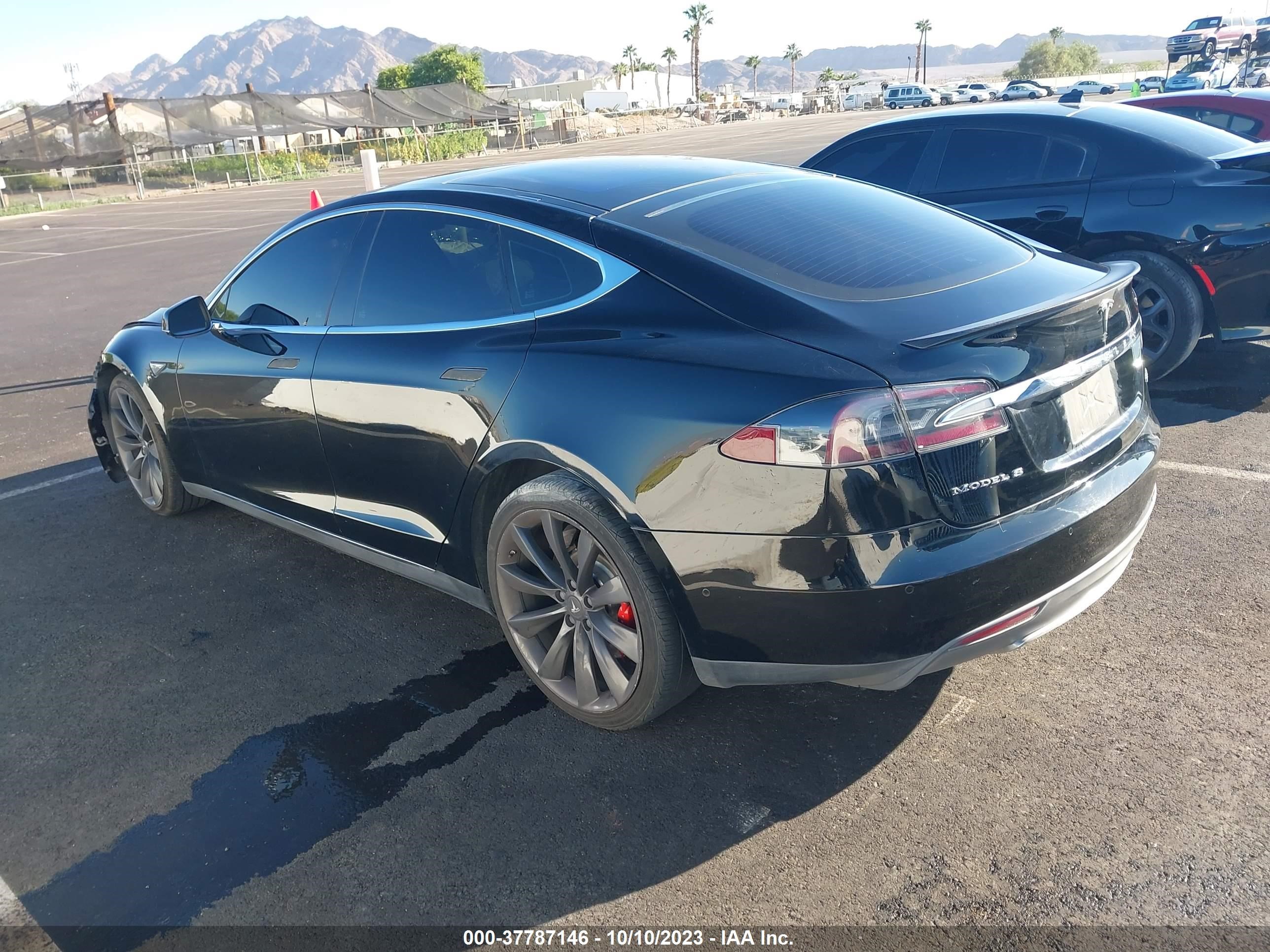 Photo 2 VIN: 5YJSA1H28FFP66926 - TESLA MODEL S 