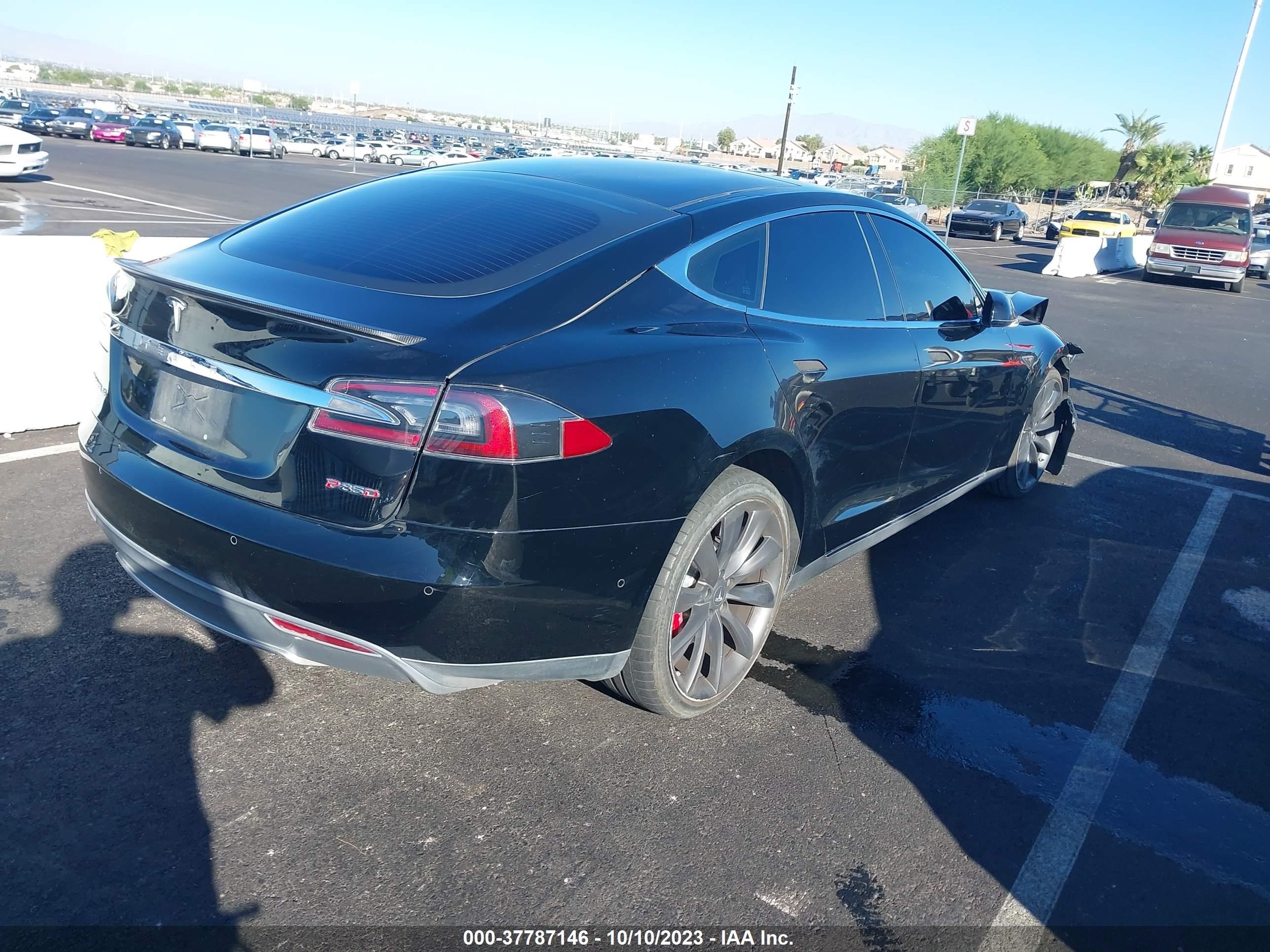 Photo 3 VIN: 5YJSA1H28FFP66926 - TESLA MODEL S 