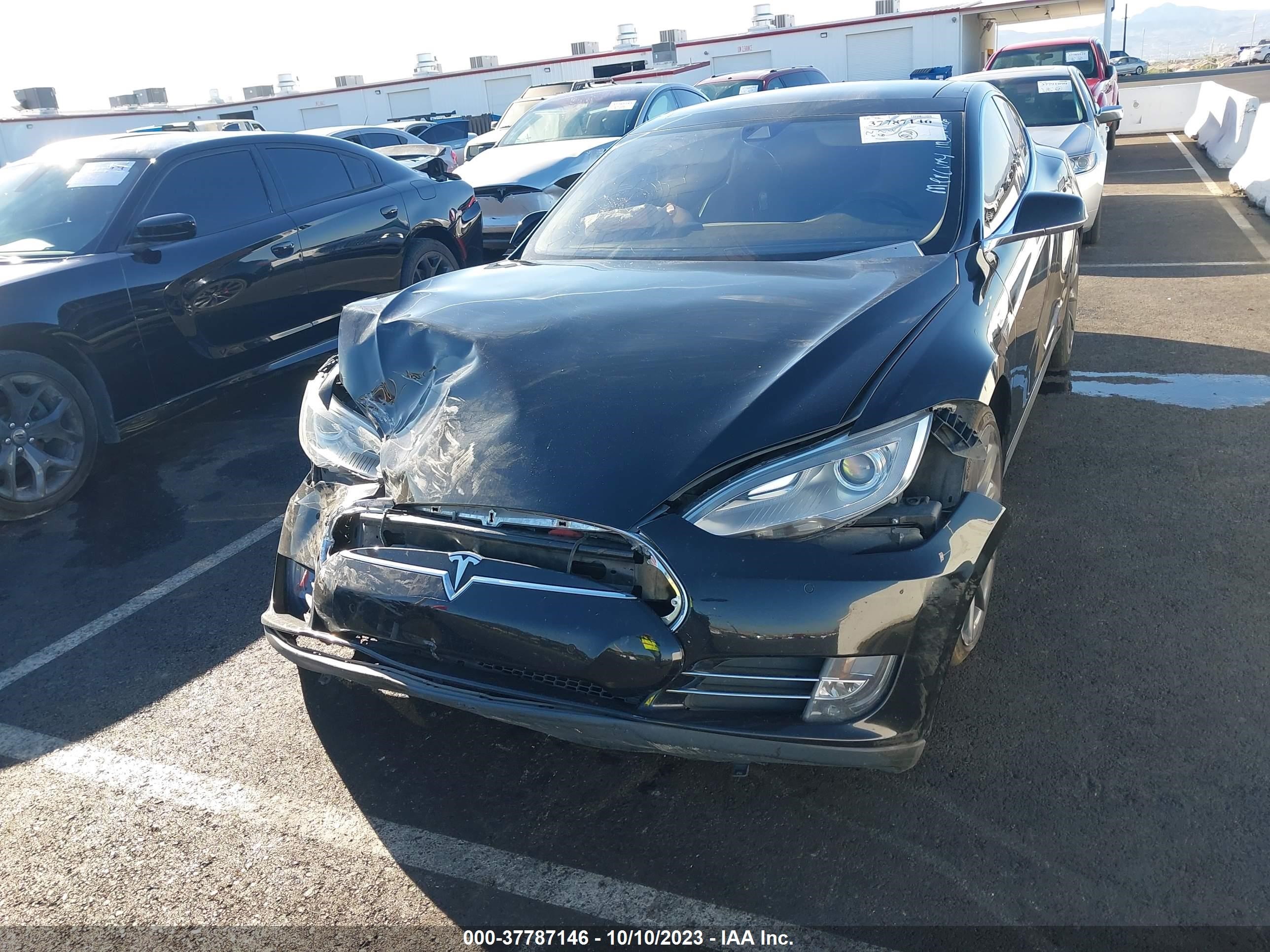 Photo 5 VIN: 5YJSA1H28FFP66926 - TESLA MODEL S 