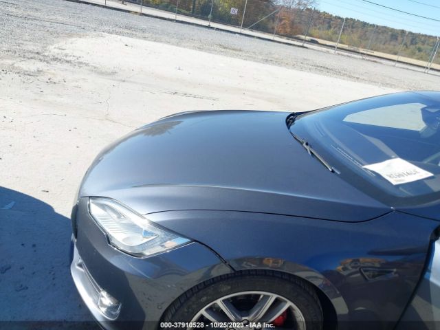 Photo 9 VIN: 5YJSA1H28FFP77232 - TESLA MODEL S 