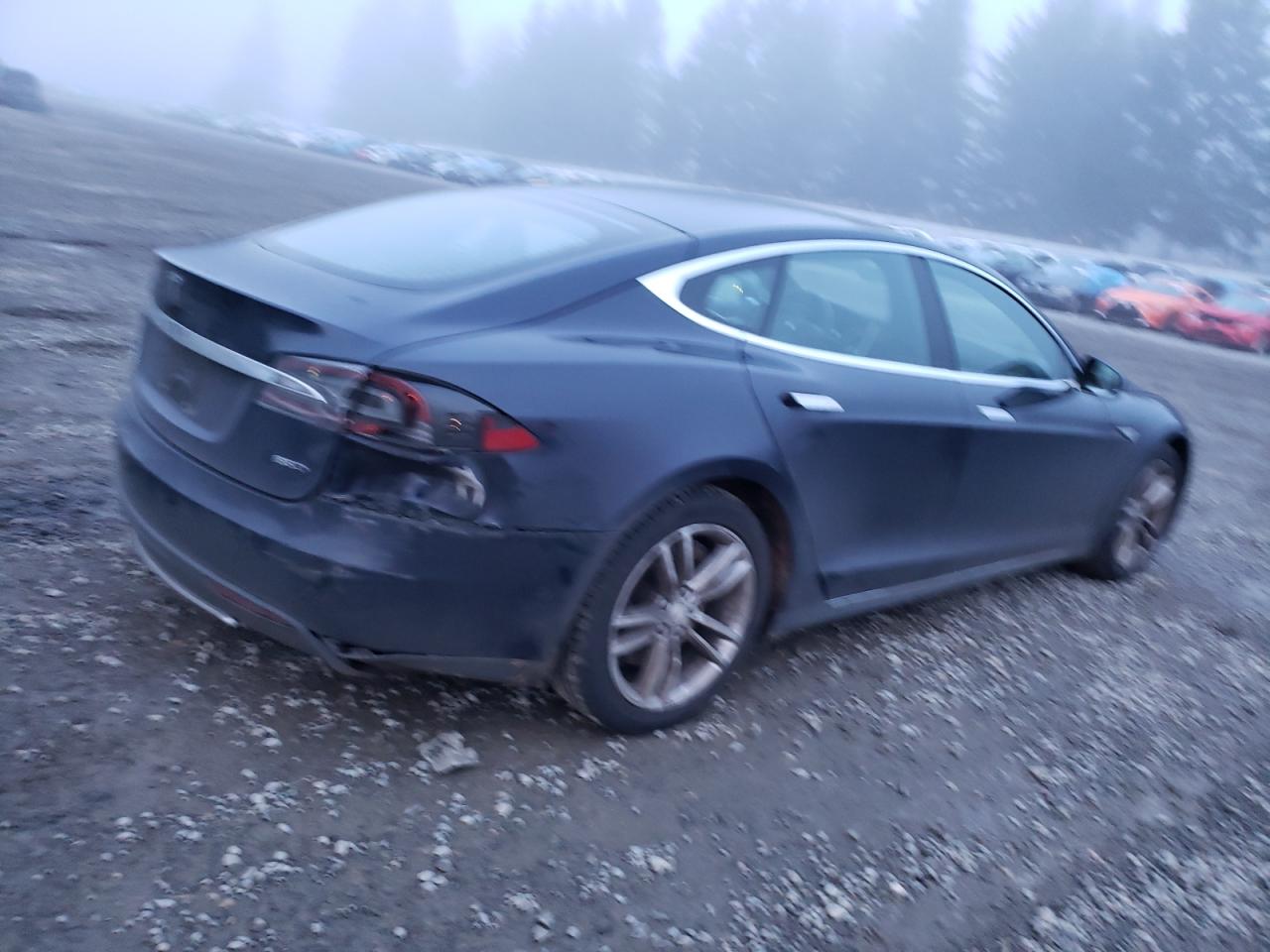 Photo 2 VIN: 5YJSA1H29FF084217 - TESLA MODEL S 