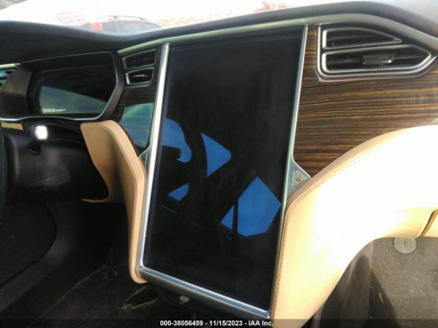 Photo 6 VIN: 5YJSA1H40FF089470 - TESLA MODEL S 