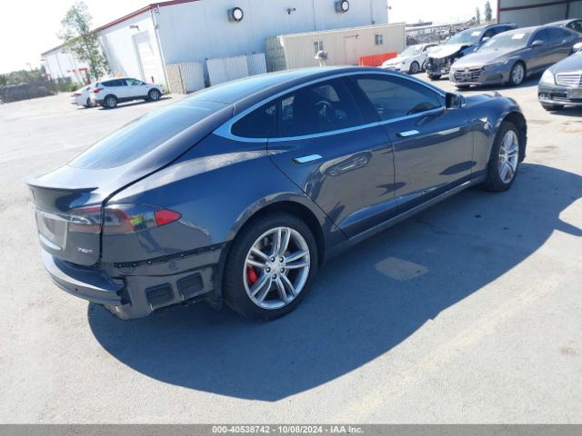 Photo 3 VIN: 5YJSA1H44FF082134 - TESLA MODEL S 