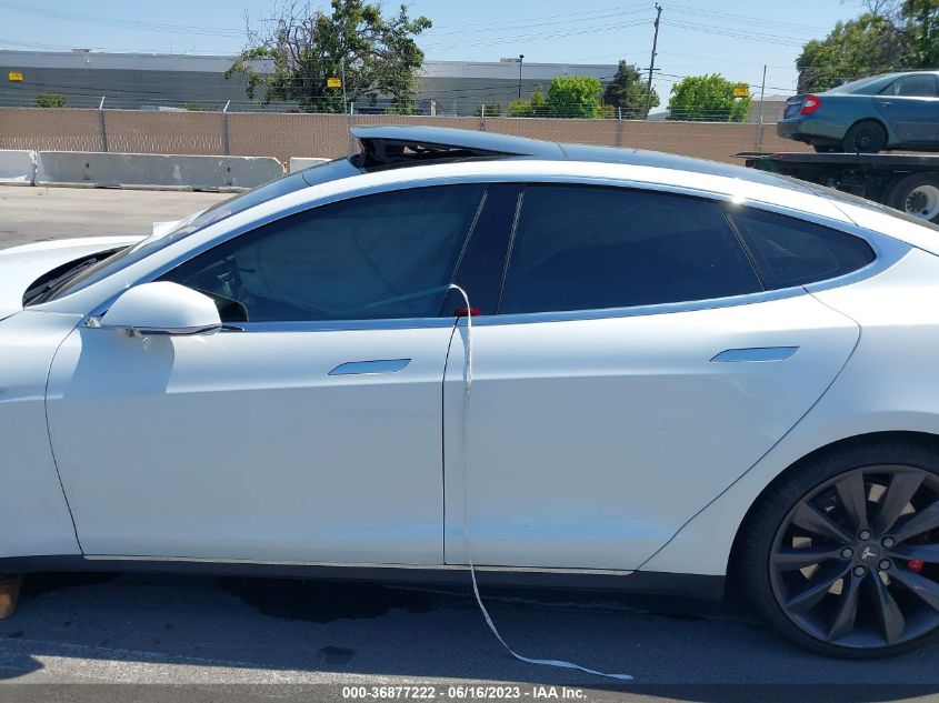 Photo 12 VIN: 5YJSA1H44FF086619 - TESLA MODEL S 