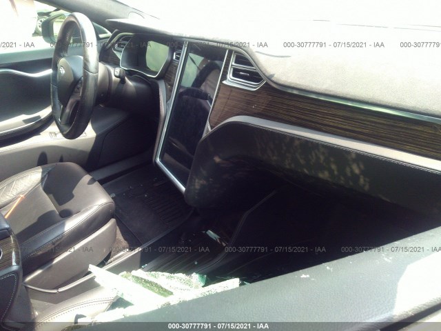 Photo 4 VIN: 5YJSA1H47FF090311 - TESLA MODEL S 