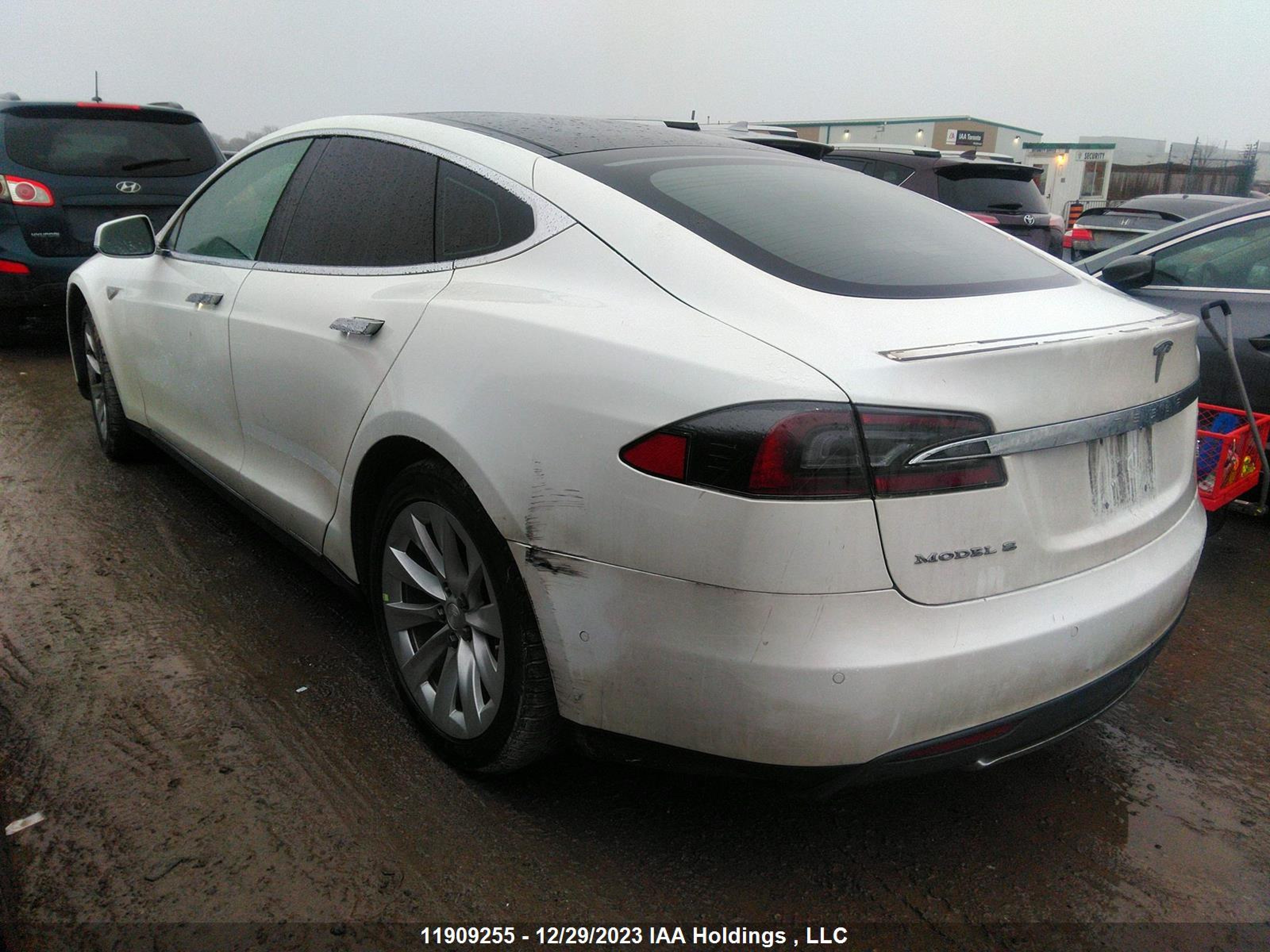 Photo 2 VIN: 5YJSA1H49FF084719 - TESLA MODEL S 