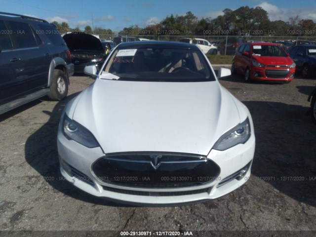 Photo 5 VIN: 5YJSA1H4XFF082834 - TESLA MODEL S 