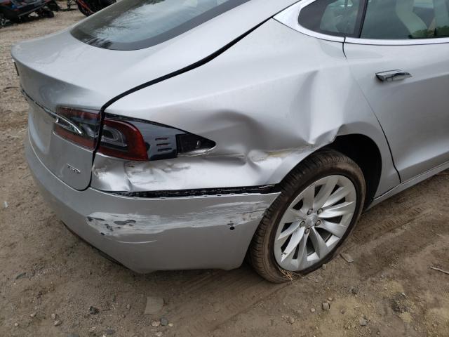 Photo 8 VIN: 5YJSA1L29JF285452 - TESLA MODEL S 