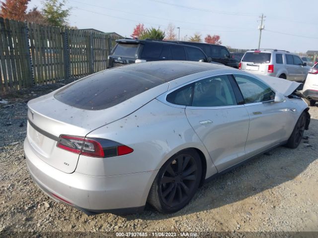 Photo 3 VIN: 5YJSA1S11EFP33233 - TESLA MODEL S 