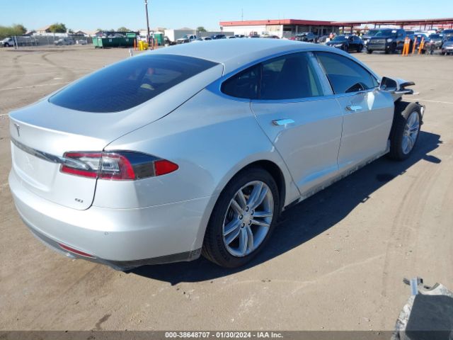 Photo 3 VIN: 5YJSA1S11EFP55488 - TESLA MODEL S 