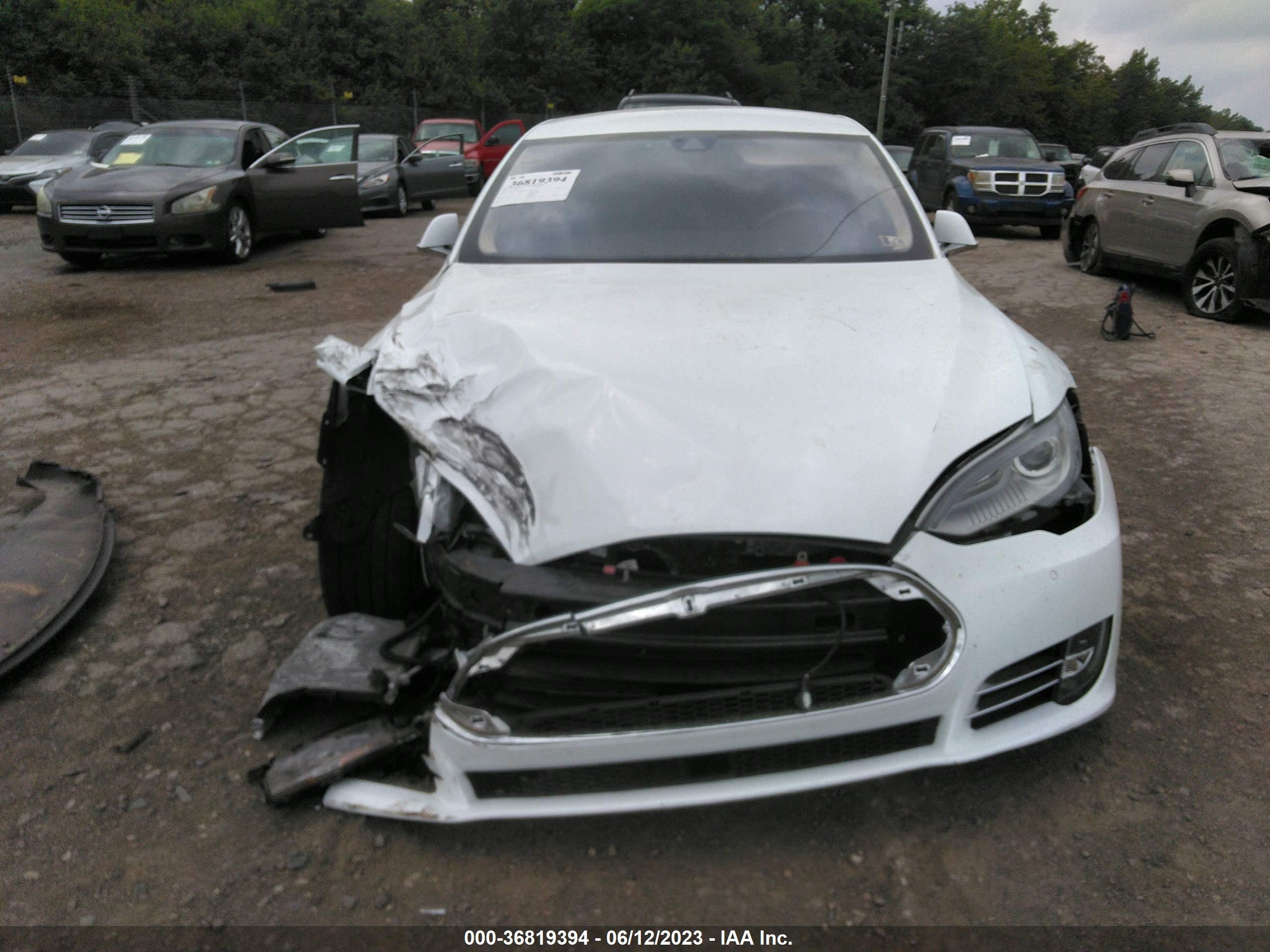 Photo 10 VIN: 5YJSA1S11FFP77010 - TESLA MODEL S 