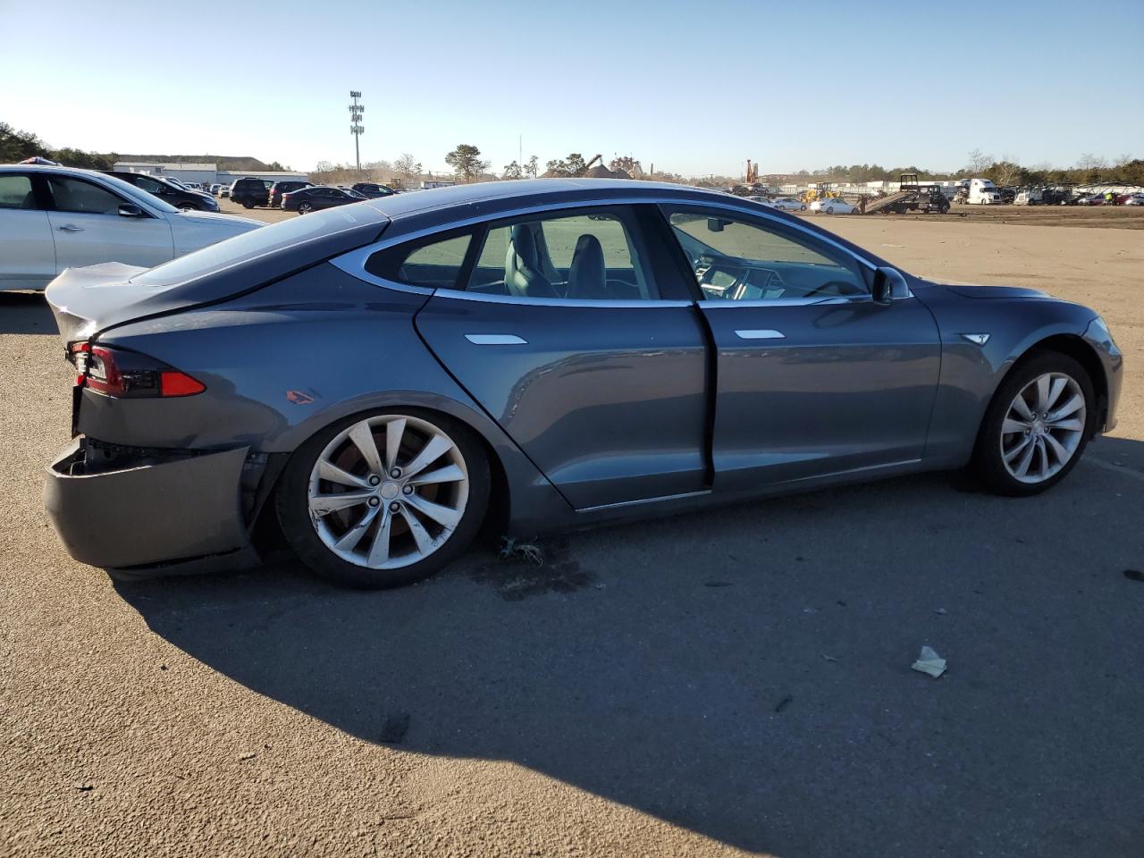 Photo 2 VIN: 5YJSA1S12EFP29921 - TESLA MODEL S 