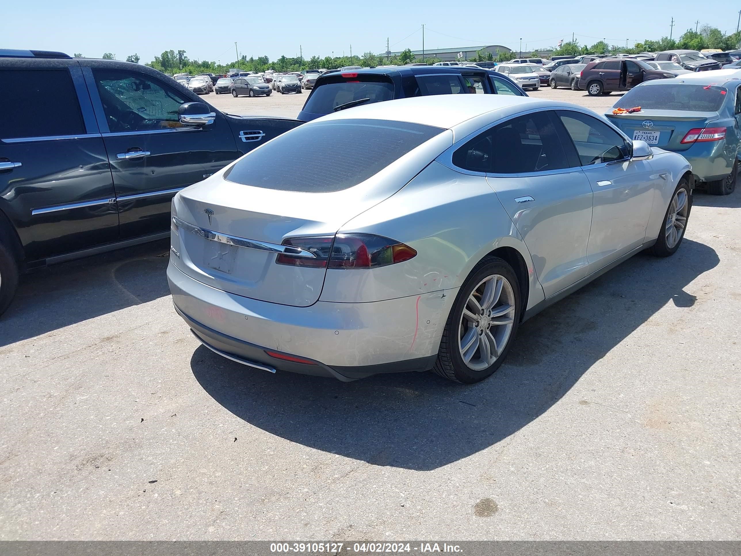 Photo 3 VIN: 5YJSA1S16FF080867 - TESLA MODEL S 