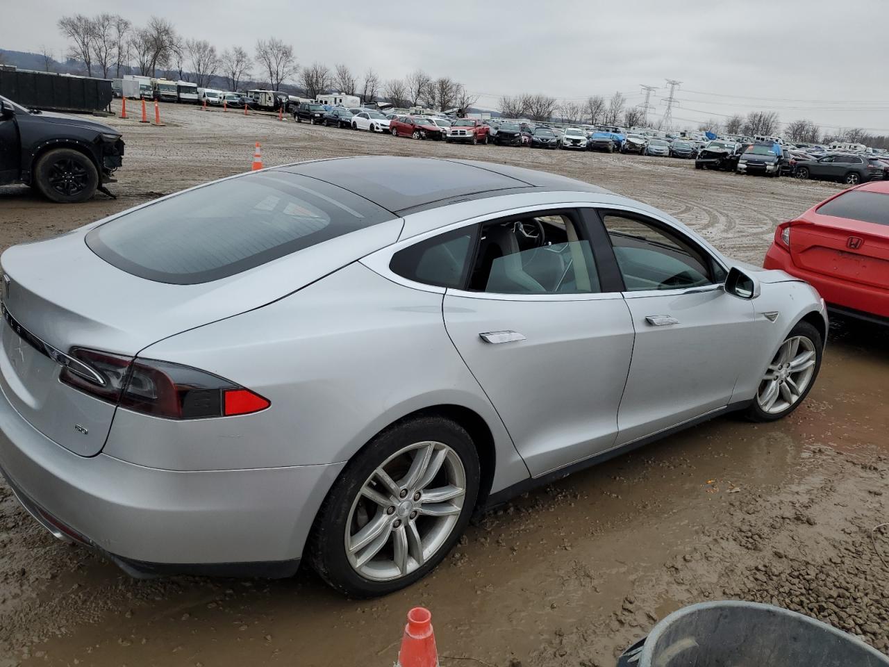 Photo 2 VIN: 5YJSA1S18EFP31947 - TESLA MODEL S 