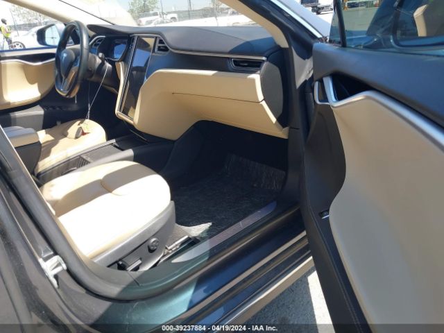 Photo 4 VIN: 5YJSA1S1XFFP72730 - TESLA MODEL S 