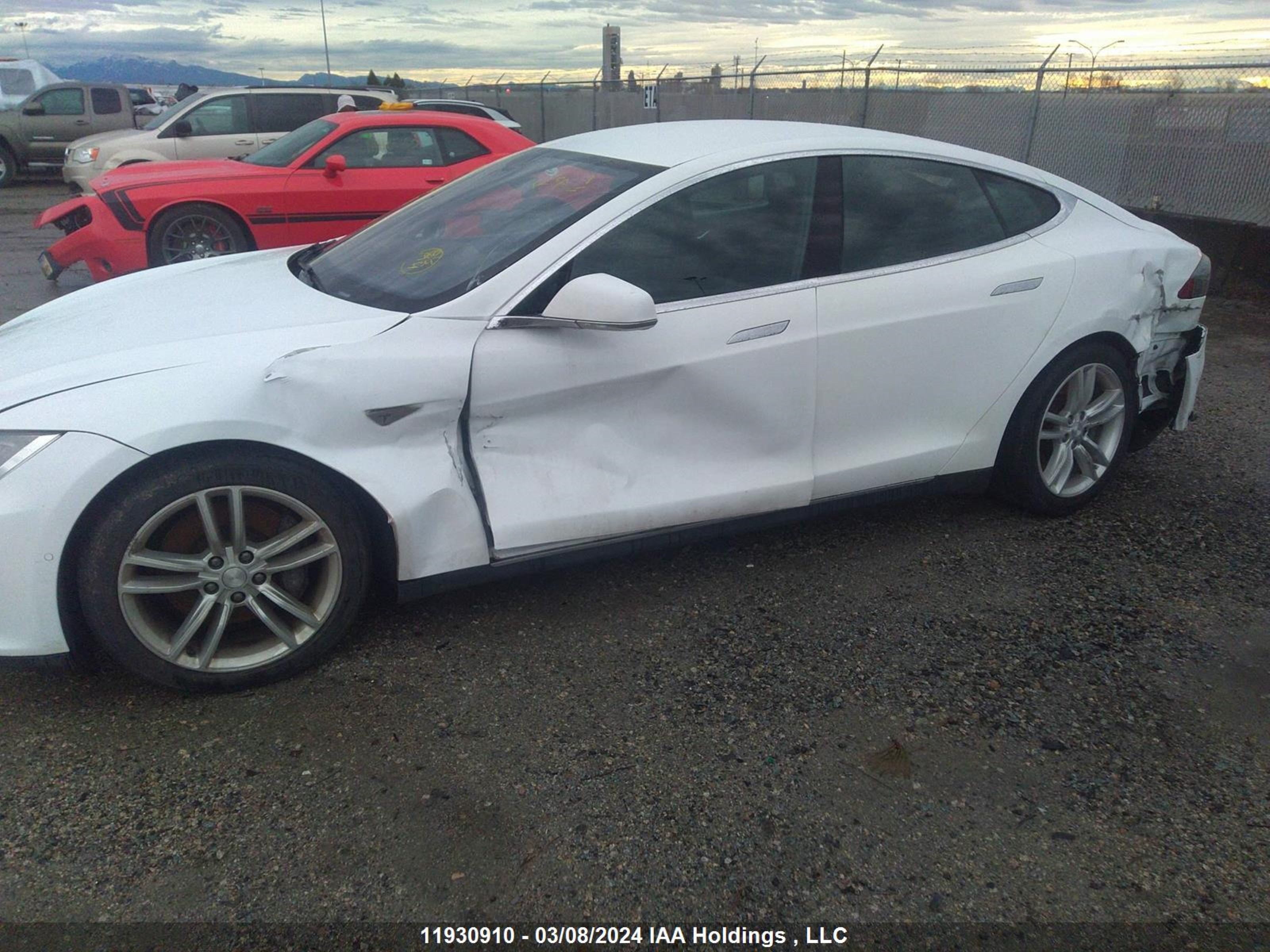 Photo 5 VIN: 5YJSA1S20FF088407 - TESLA MODEL S 