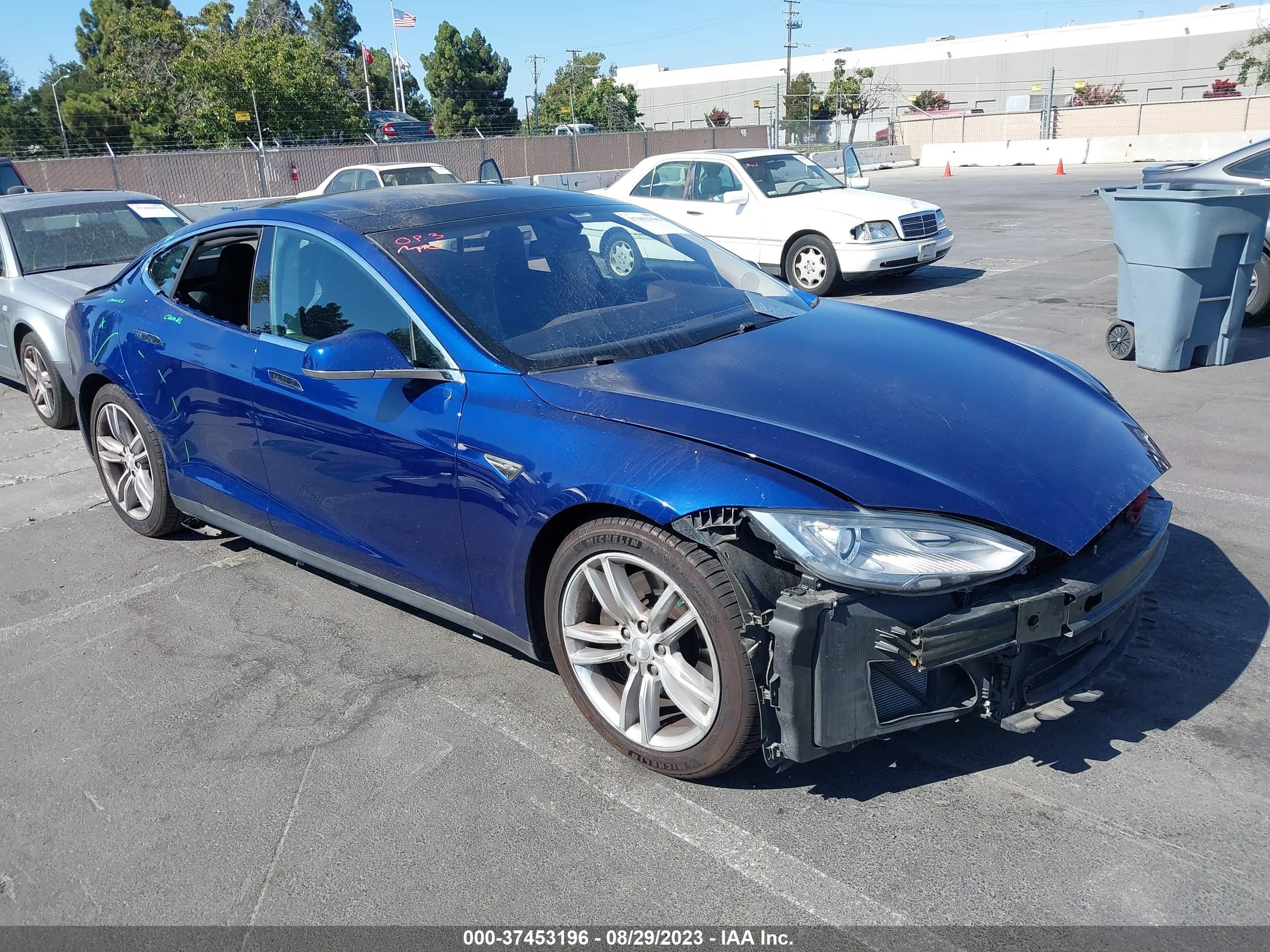 Photo 0 VIN: 5YJSA1S21FF088545 - TESLA MODEL S 