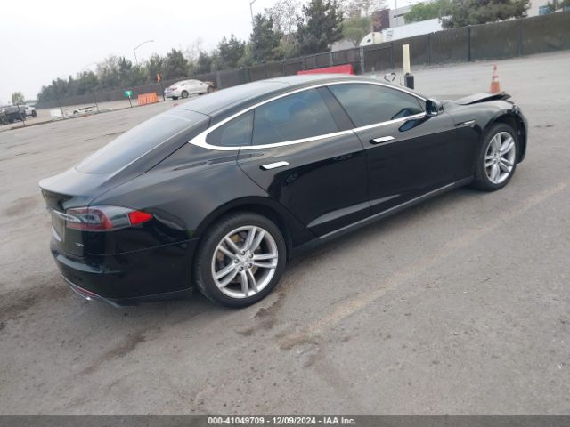 Photo 3 VIN: 5YJSA1S25FF088435 - TESLA MODEL S 