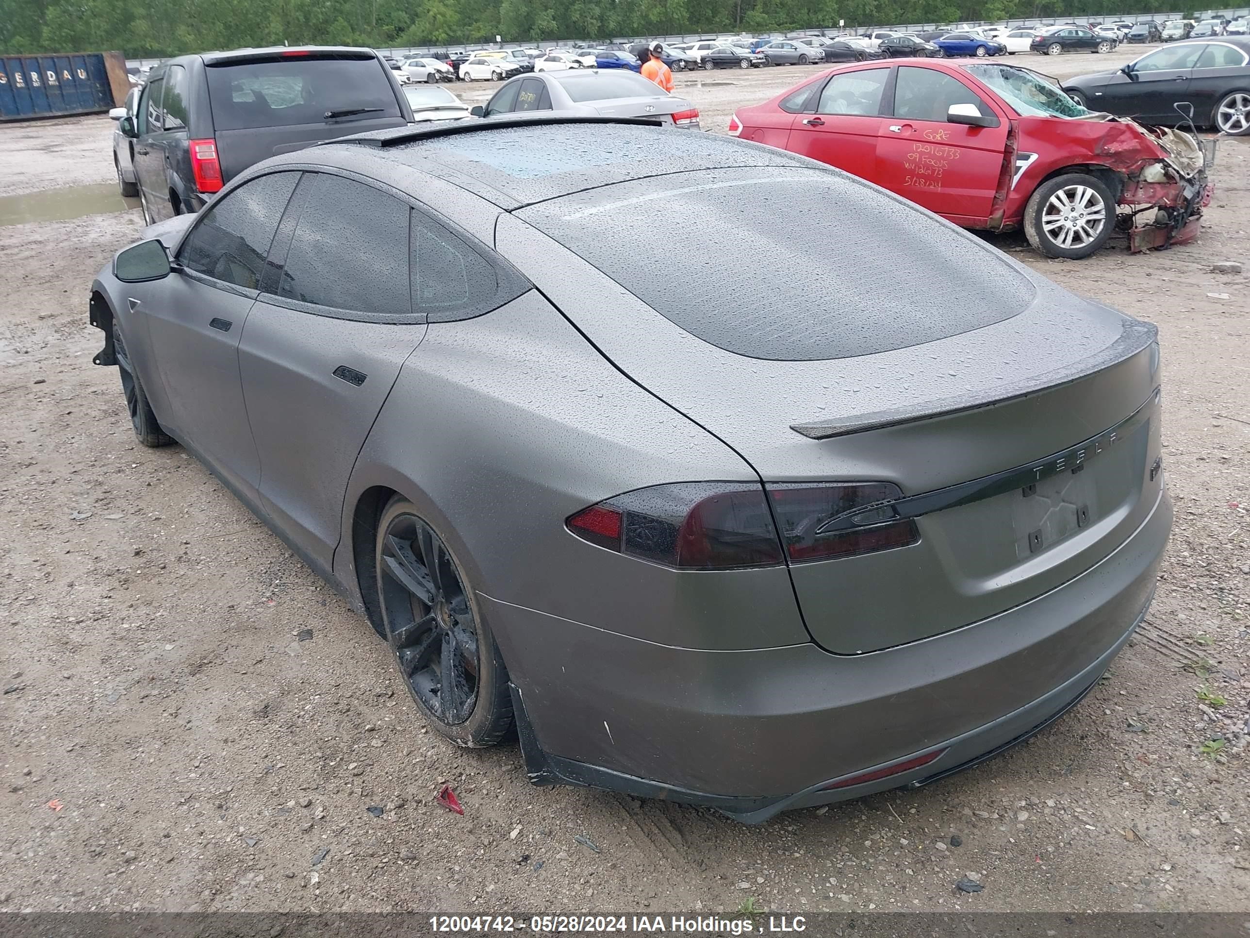 Photo 2 VIN: 5YJSA1V48FF100221 - TESLA MODEL S 