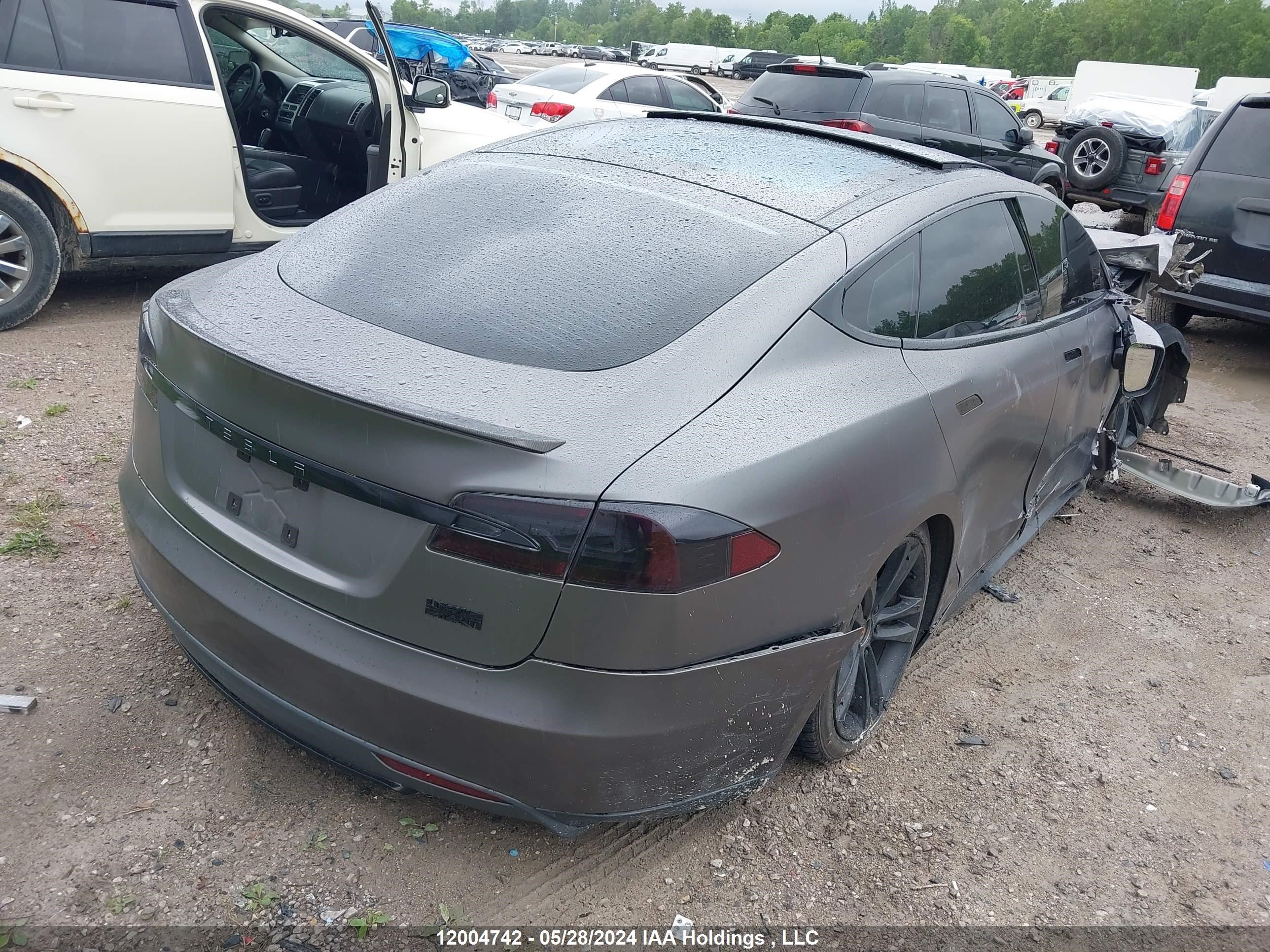 Photo 3 VIN: 5YJSA1V48FF100221 - TESLA MODEL S 