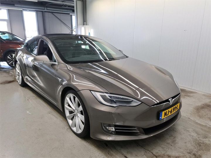 Photo 2 VIN: 5YJSA7E20HF170140 - TESLA S 