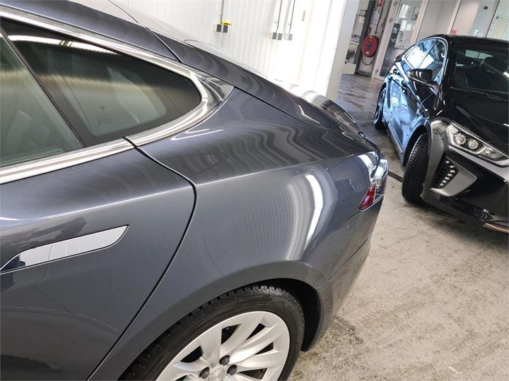 Photo 35 VIN: 5YJSA7E20JF237079 - TESLA S 