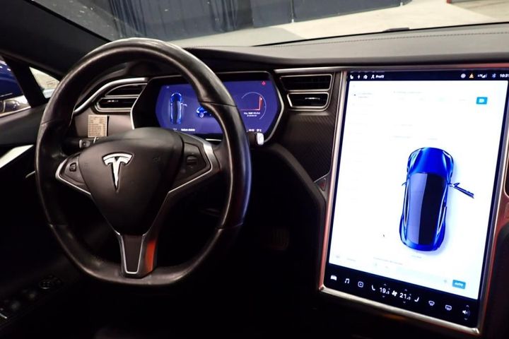 Photo 12 VIN: 5YJSA7E20JF250723 - TESLA MODEL S 