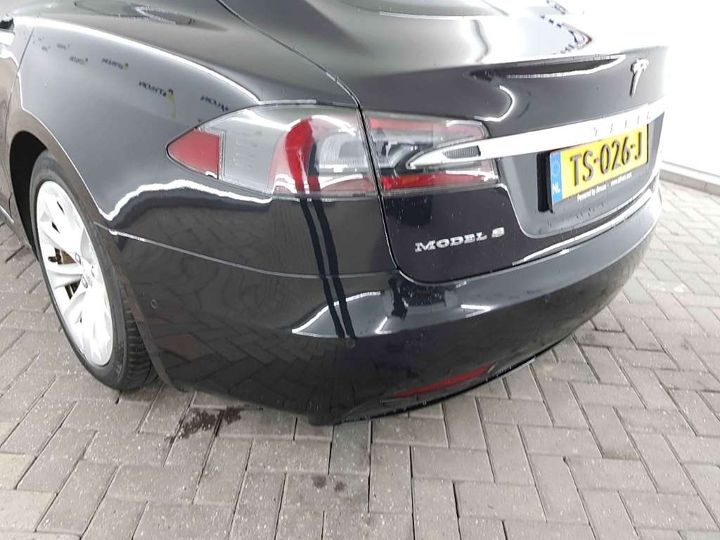 Photo 32 VIN: 5YJSA7E20JF273774 - TESLA MODEL S 