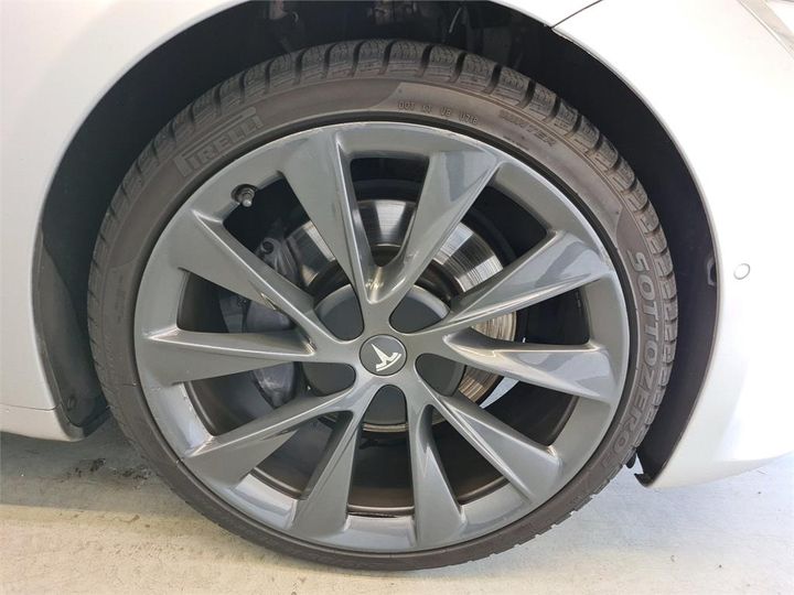 Photo 13 VIN: 5YJSA7E20JF275072 - TESLA S 