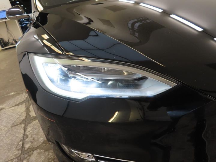 Photo 17 VIN: 5YJSA7E20JF288341 - TESLA MODEL S 