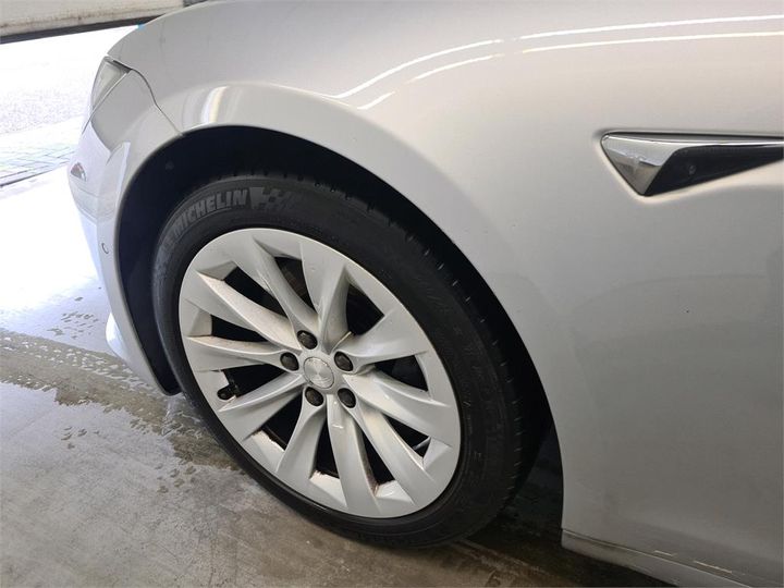 Photo 28 VIN: 5YJSA7E21JF239083 - TESLA S 