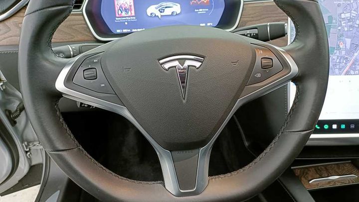 Photo 21 VIN: 5YJSA7E21JF249967 - TESLA S 