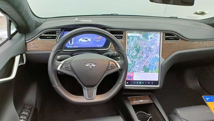 Photo 9 VIN: 5YJSA7E21JF249967 - TESLA S 