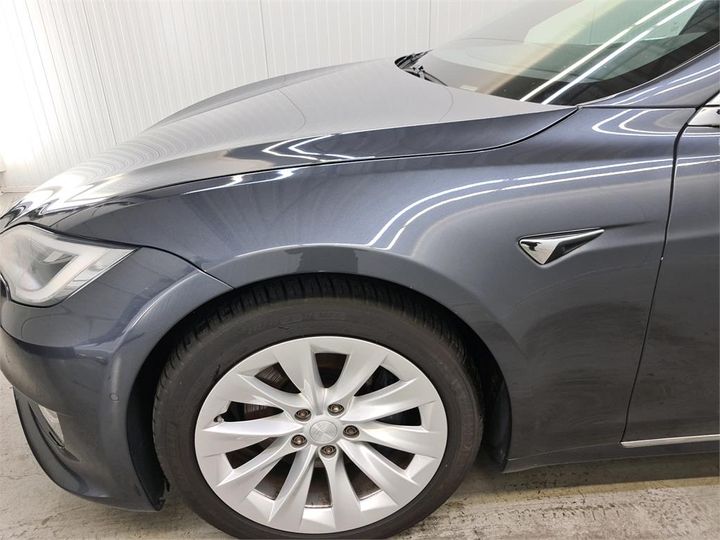 Photo 24 VIN: 5YJSA7E21JF264324 - TESLA S 