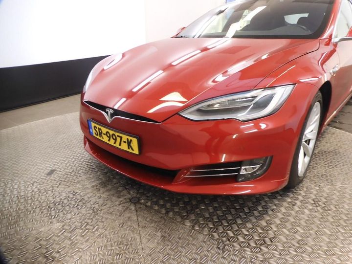 Photo 19 VIN: 5YJSA7E22JF250710 - TESLA MODEL S 