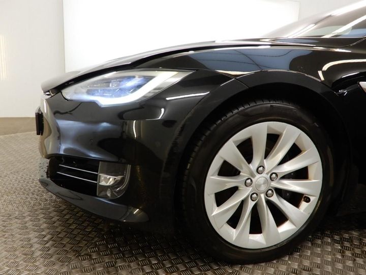 Photo 10 VIN: 5YJSA7E22JF252179 - TESLA MODEL S 