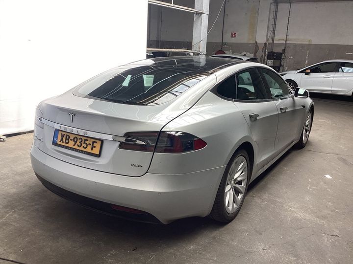 Photo 2 VIN: 5YJSA7E22JF275820 - TESLA MODEL S 