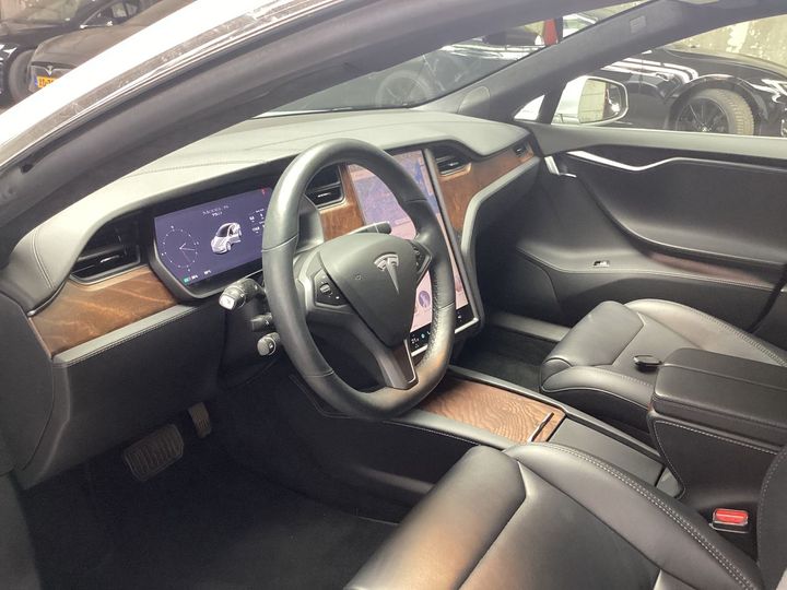 Photo 4 VIN: 5YJSA7E22JF275820 - TESLA MODEL S 