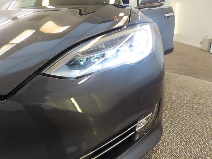 Photo 17 VIN: 5YJSA7E22JF288423 - TESLA MODEL S 