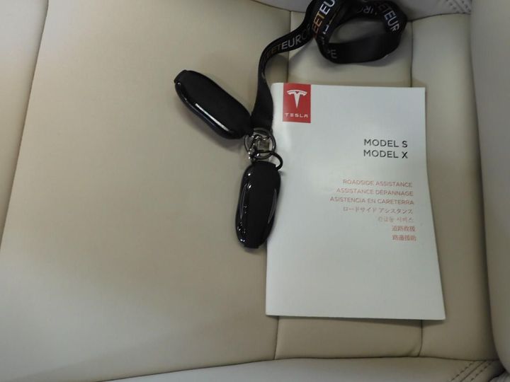 Photo 11 VIN: 5YJSA7E23JF235844 - TESLA MODEL S 