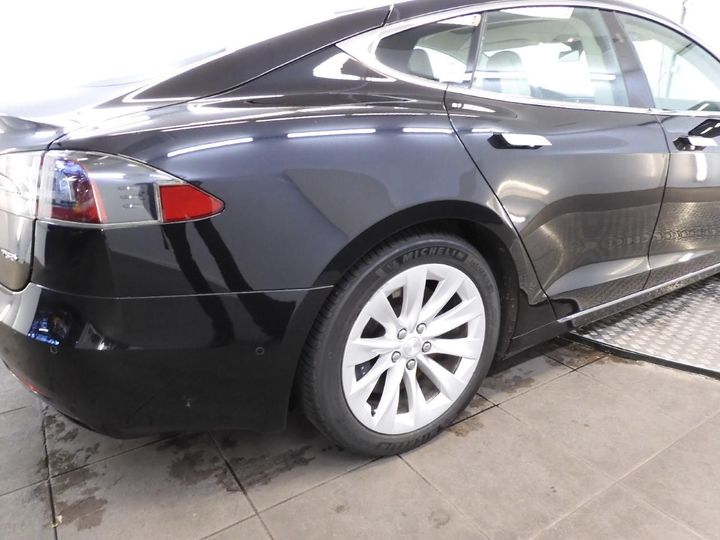 Photo 20 VIN: 5YJSA7E23JF235844 - TESLA MODEL S 