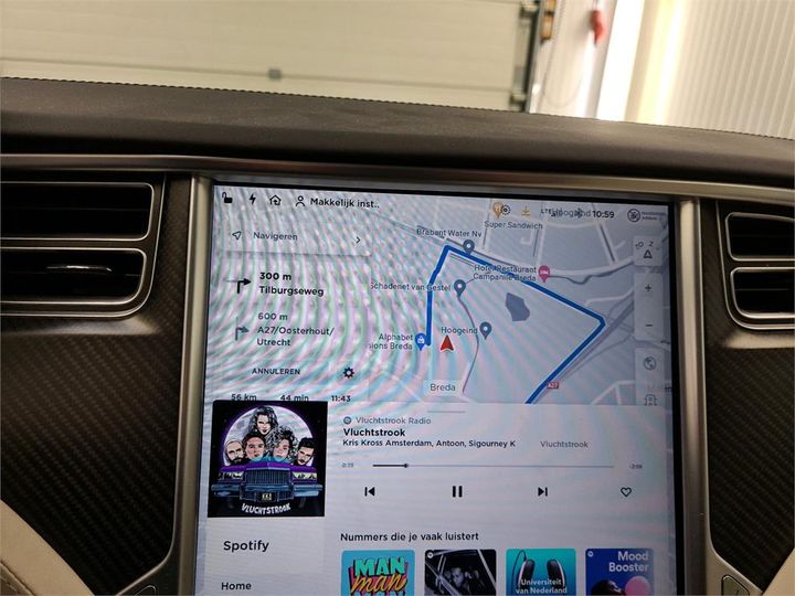 Photo 18 VIN: 5YJSA7E23JF237612 - TESLA S 