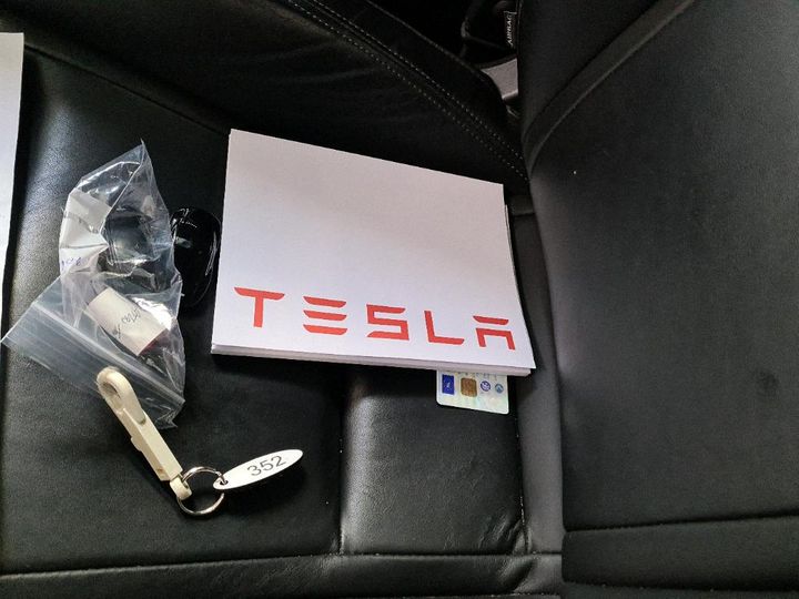 Photo 9 VIN: 5YJSA7E24GF145840 - TESLA S 