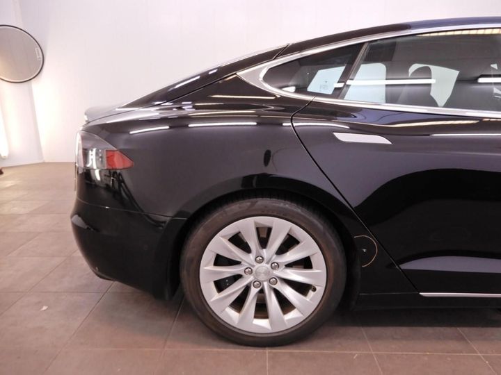 Photo 32 VIN: 5YJSA7E24JF252247 - TESLA MODEL S 