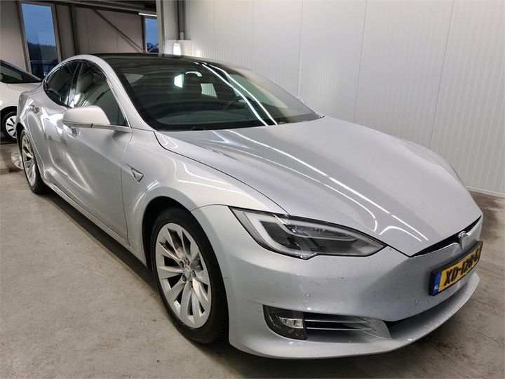 Photo 2 VIN: 5YJSA7E24JF282235 - TESLA S 