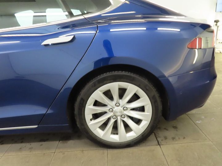 Photo 17 VIN: 5YJSA7E24JF284437 - TESLA MODEL S 