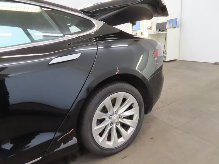 Photo 25 VIN: 5YJSA7E25JF251253 - TESLA MODEL S 